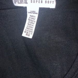 Vs shirt 1x black and 1x coral